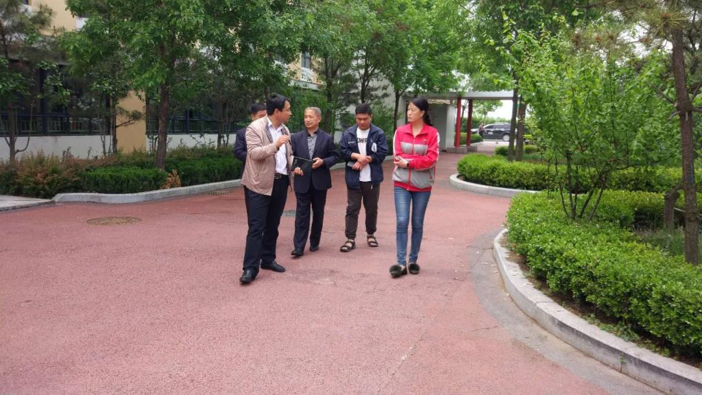 在陈增菊院长带领下参观医院环境