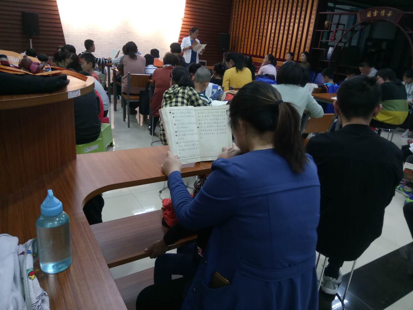 县新华书店开展亲子阅读日